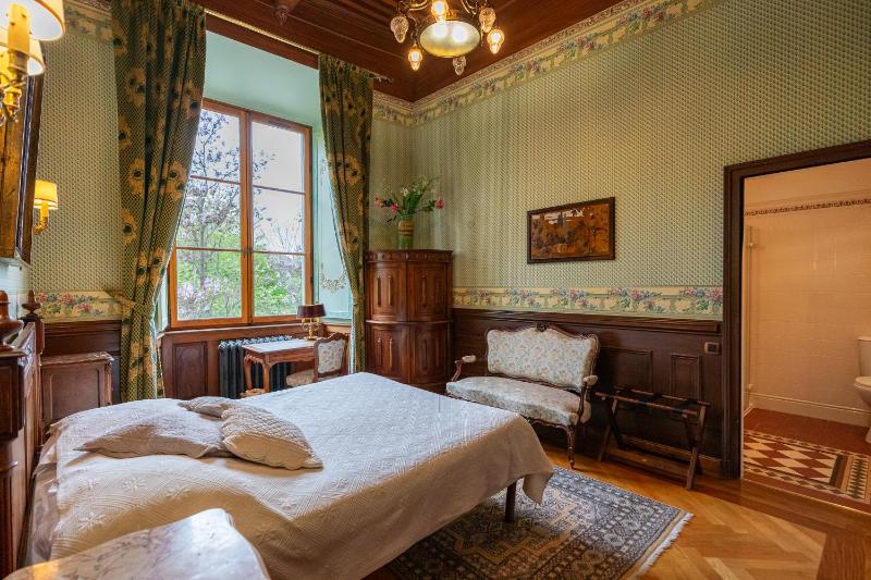 Standard Double Room image 2