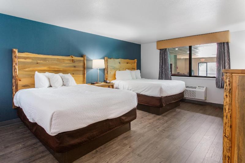 King Room with Two King Beds - Non-Smoking image 3