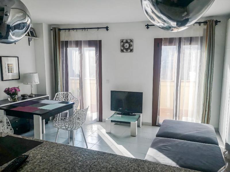 LETS HOLIDAYS Apartment 1 min to the beach 2 - image 9