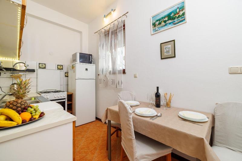 Apartment Vlatka Grof - image 9