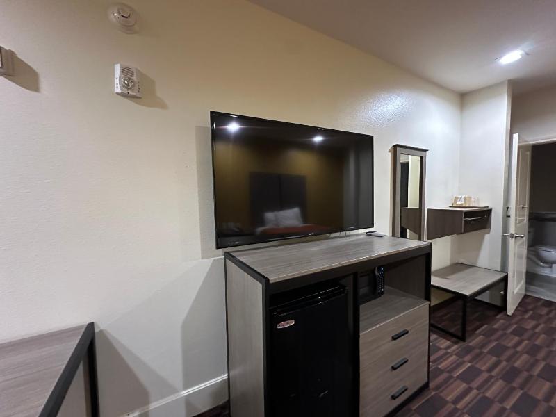 King Room image 4