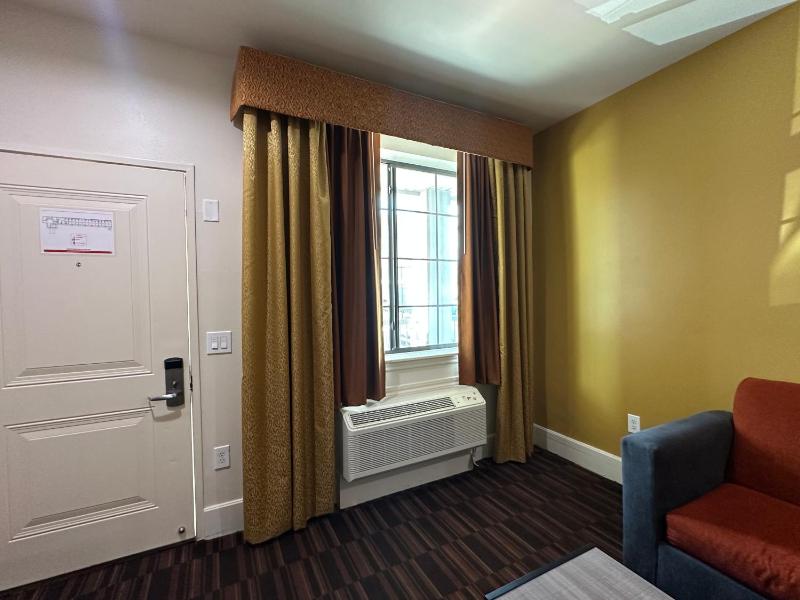 King Room image 3