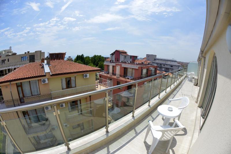 Apartment with Sea View image 3