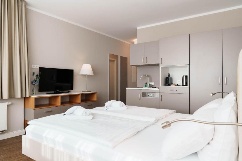 Budget Double Room image 3