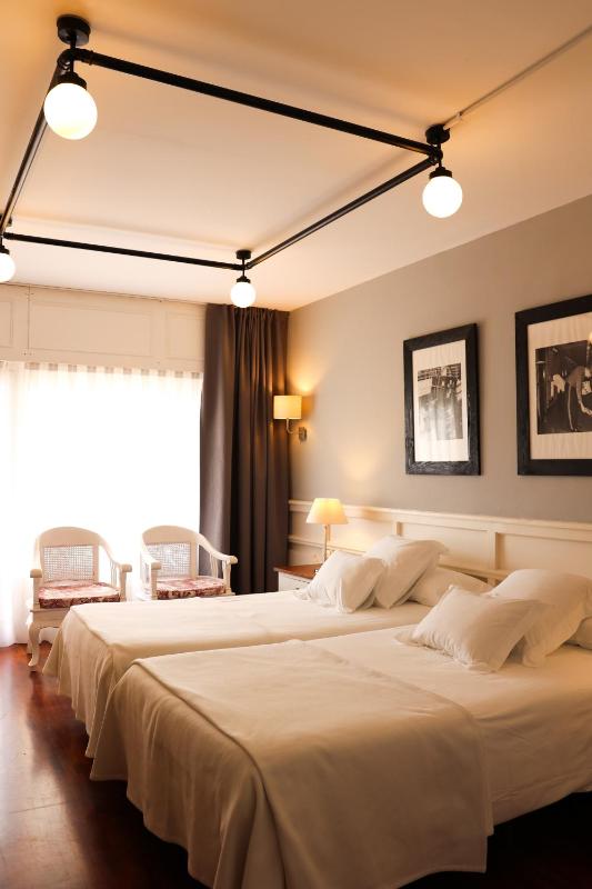 Double or Twin Room with Garden View image 1