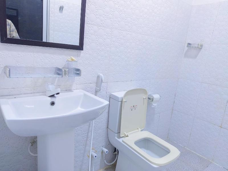 Rea Beach Way Hotel - image 17