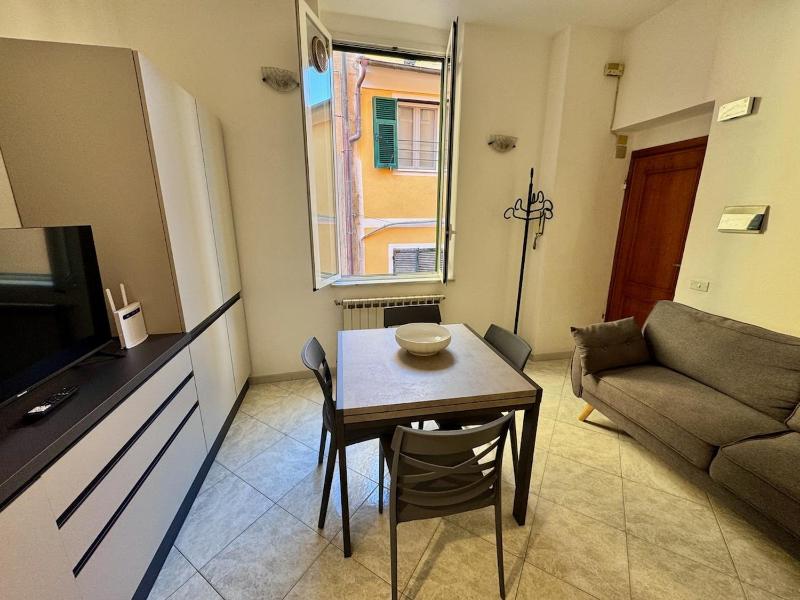 Apartment in the historic center Orange HOME - image 9