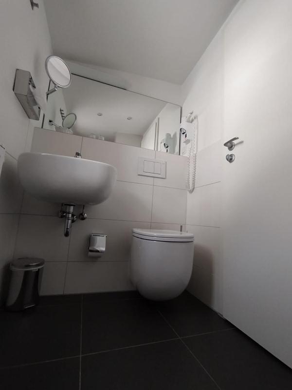 Budget Twin Room image 1