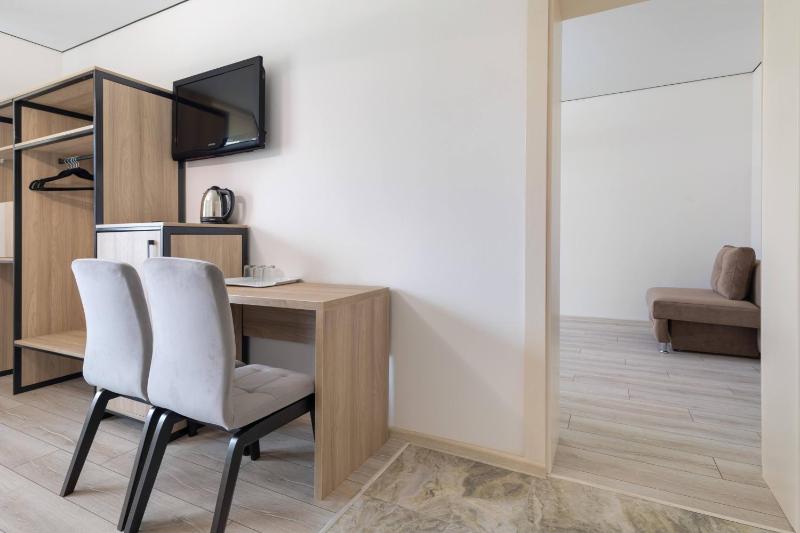 Superior Suite image 3
