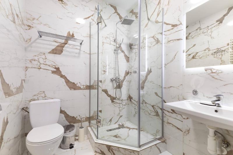Superior Suite image 2