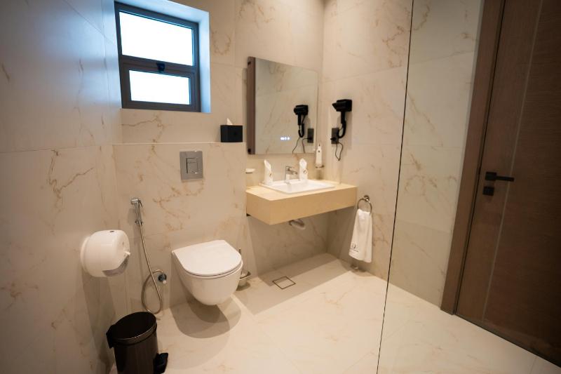 Golden Suites Hotel - image 12