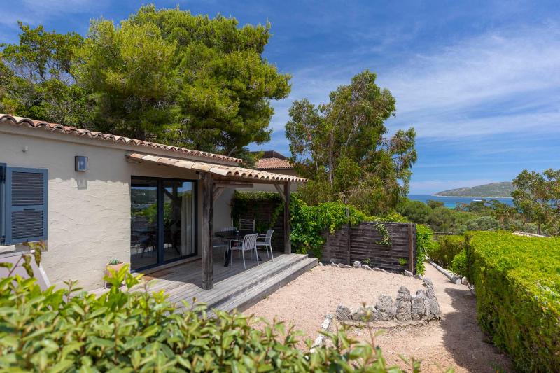Apartment with Sea View image 1