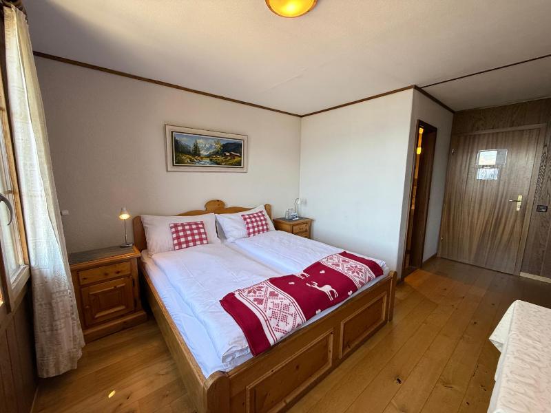 Double Room with Lake View image 3
