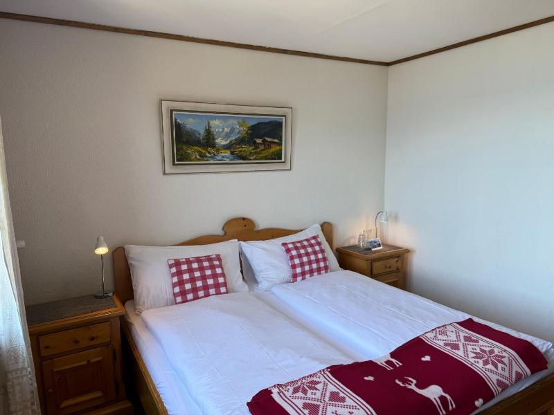 Double Room with Lake View image 4