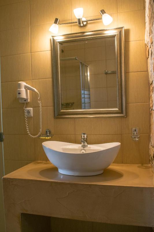Deluxe Double Room with Sea View image 4