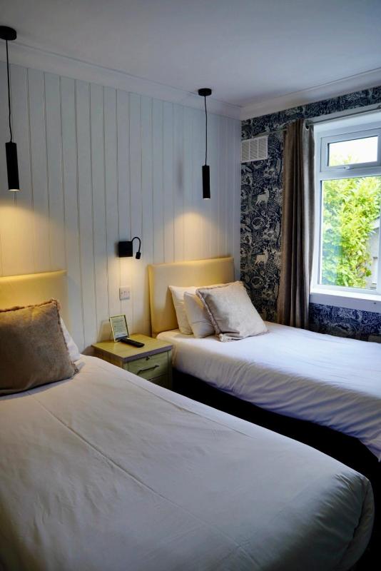 Twin Room image 1