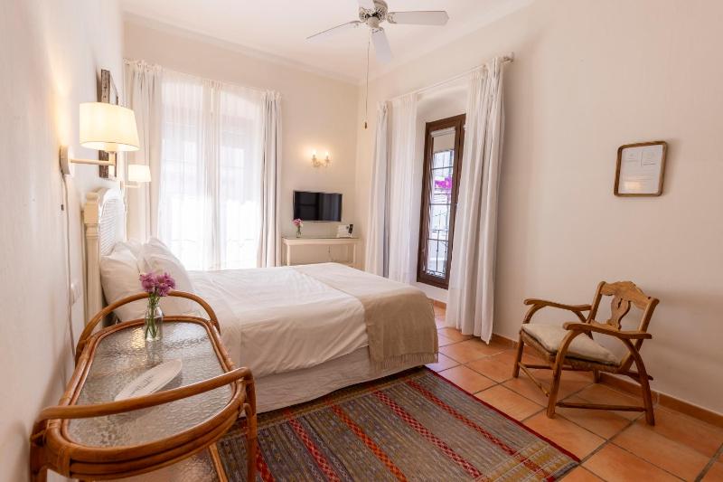 Double Room Plus image 3
