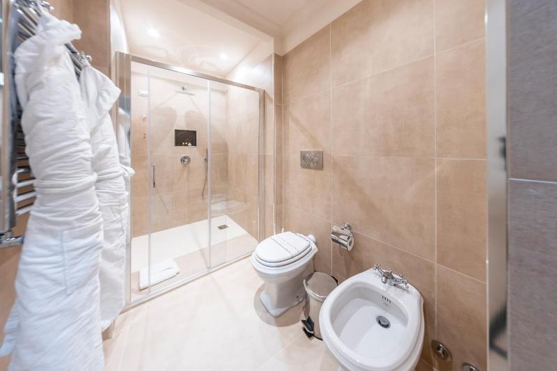 Presidential Suite image 2