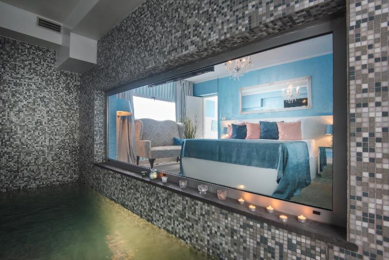 Deluxe Room with Indoor pool image 1