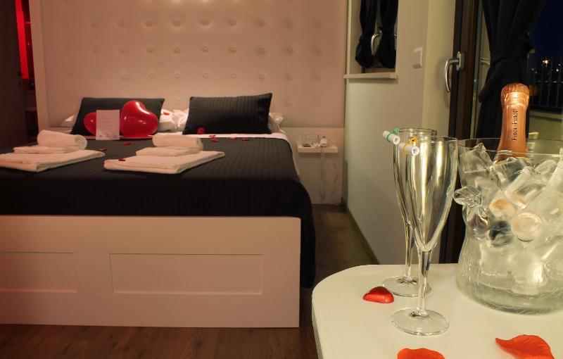 Superior Double or Twin Room image 4