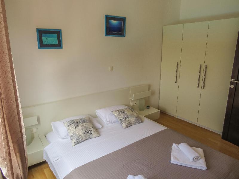 Two-Bedroom Apartment with Terrace image 4