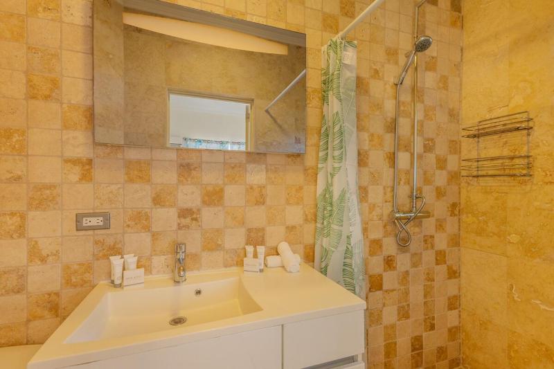5 min to the Beach Happy Aruba Villa by Bocobay - image 13
