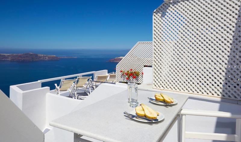 Superior Suite with Caldera View image 2