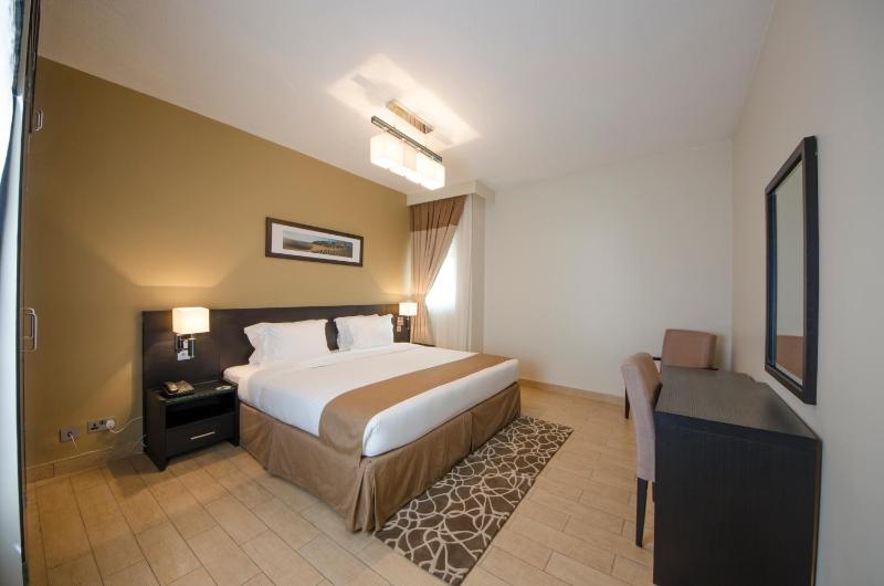 Deluxe Two-Bedroom Apartment image 2