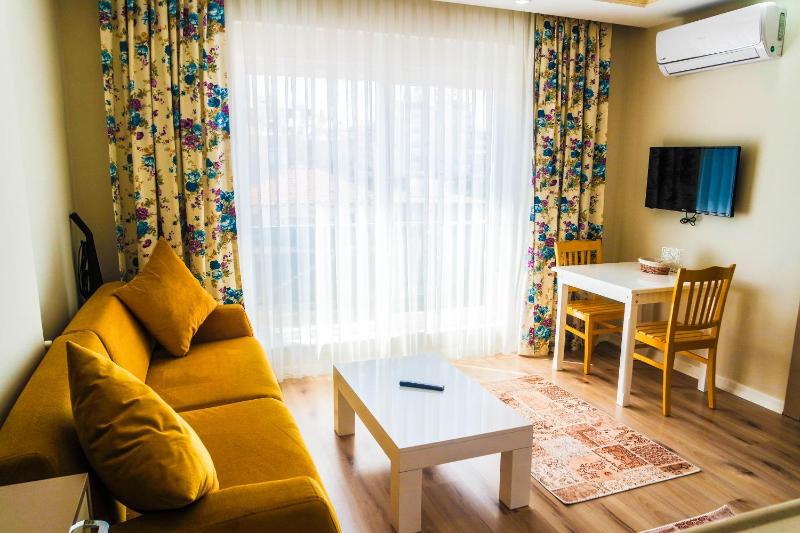 One-Bedroom Apartment image 4