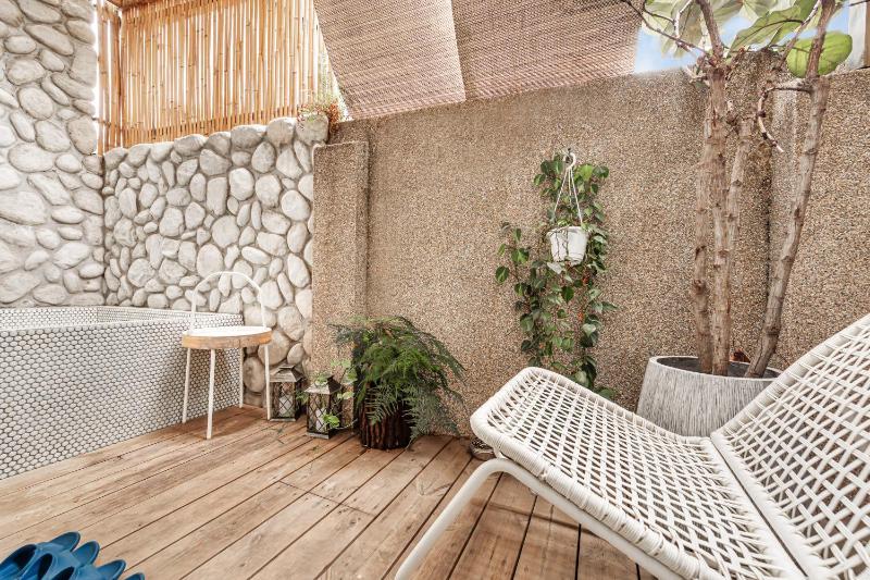 IsShoNi house - image 4