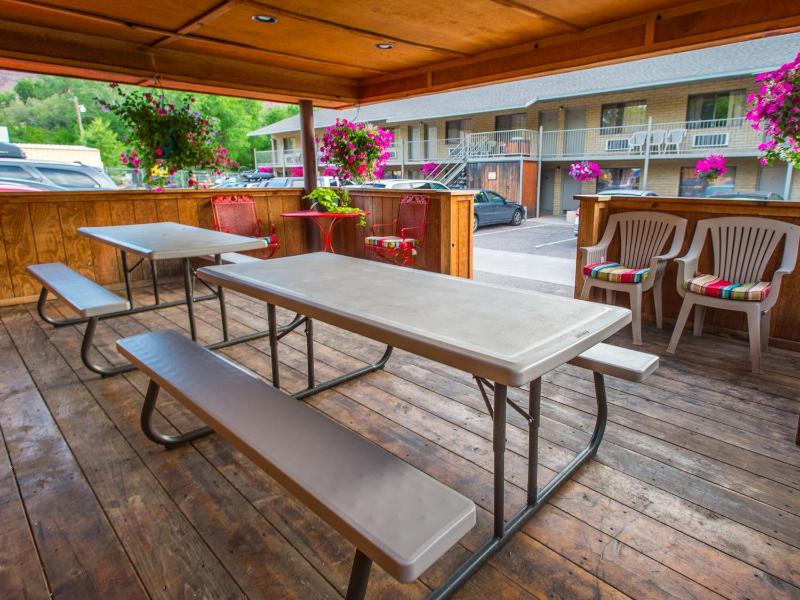 Rustic Inn - image 2