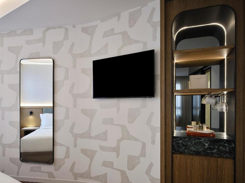 Cozy Triple Room image 4