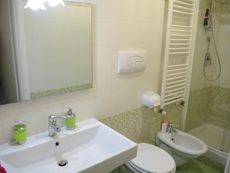 Triple Room with Private Bathroom image 2