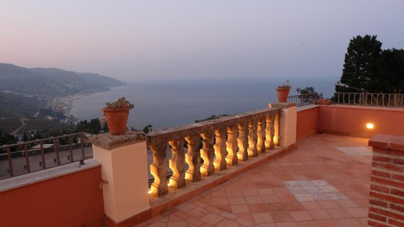 Standard Single Room with Sea View image 2