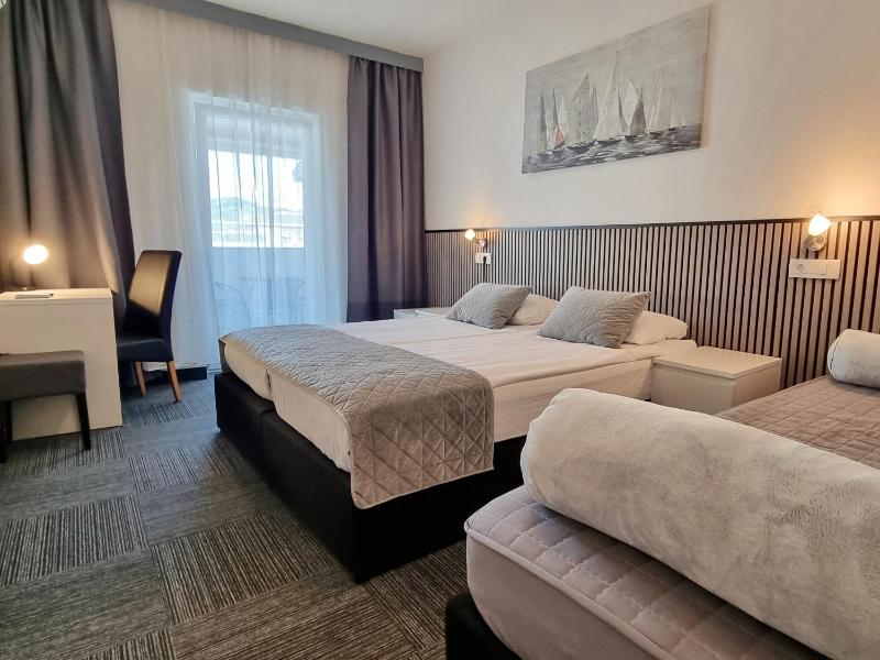 Standard Triple Room image 3