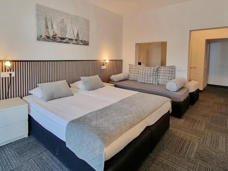 Standard Triple Room image 1