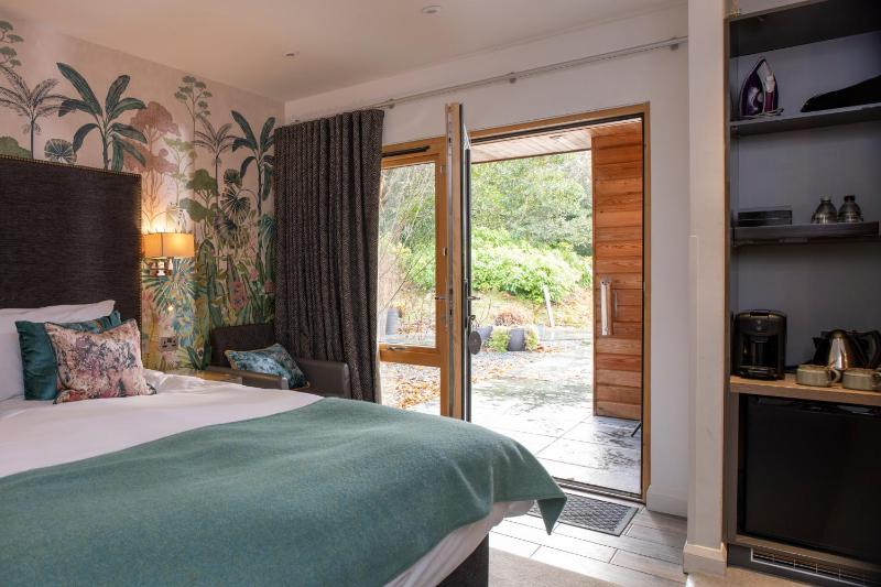 Double Room in Garden image 3