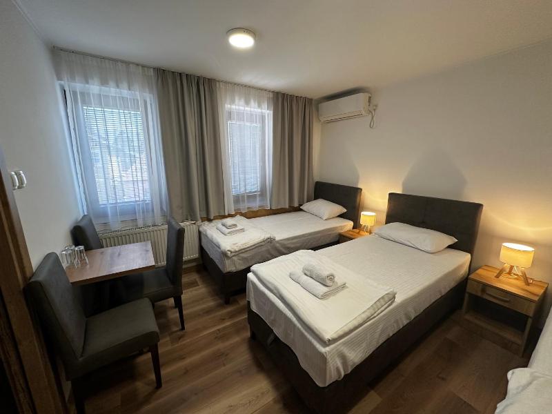 Triple Room image 3