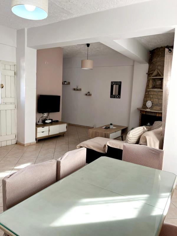 Apartment with Mountain View image 4