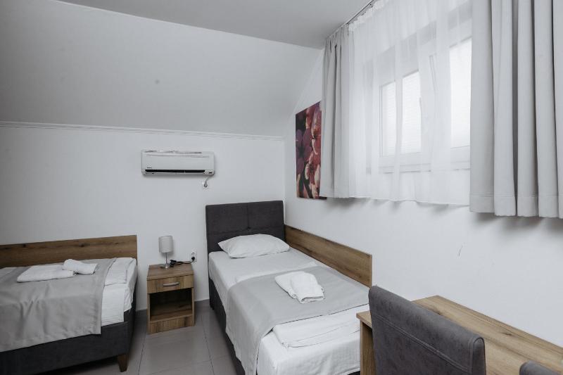Single Room image 1