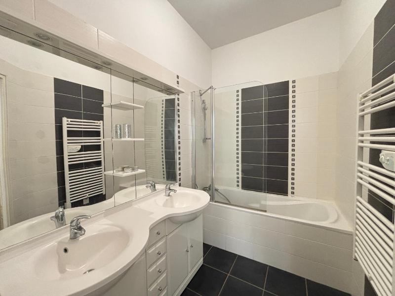 Grand appartement T2 proche plage avec wifi ascenseur et cuisine équipée - FR-1-197-135 - image 7