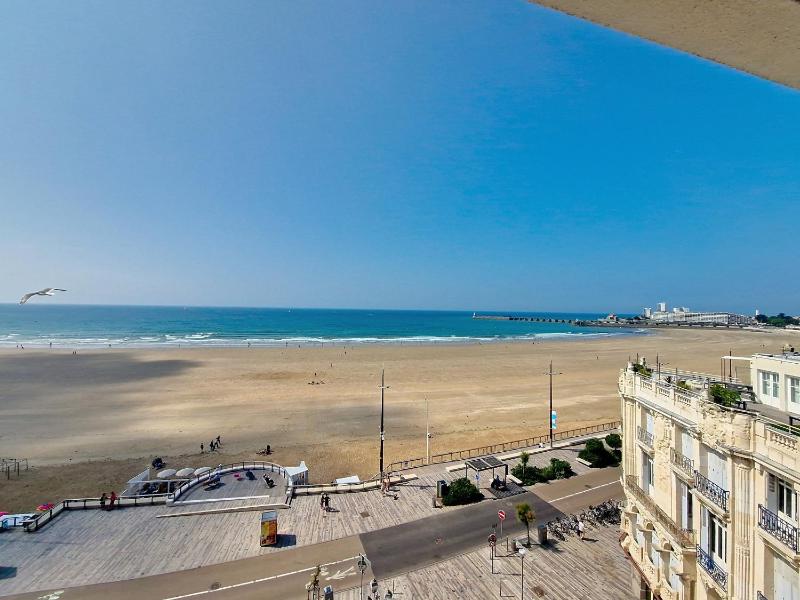 Studio rénové avec terrasse sud et vue mer - FR-1-331-54 - image 7