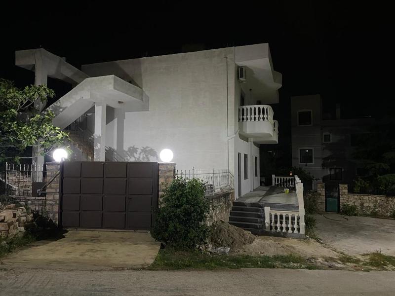 Vila Devis - image 13
