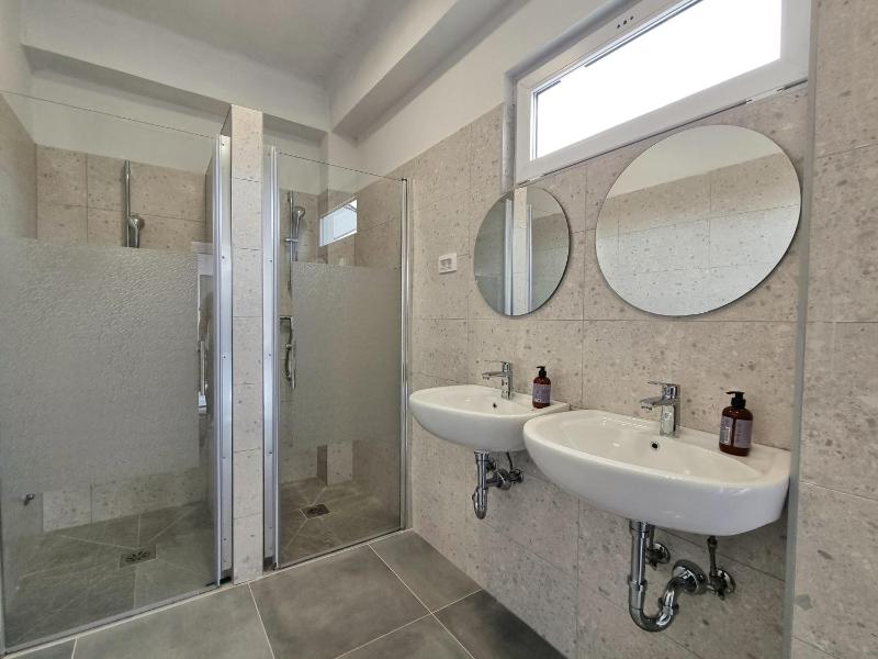 Apartment image 3