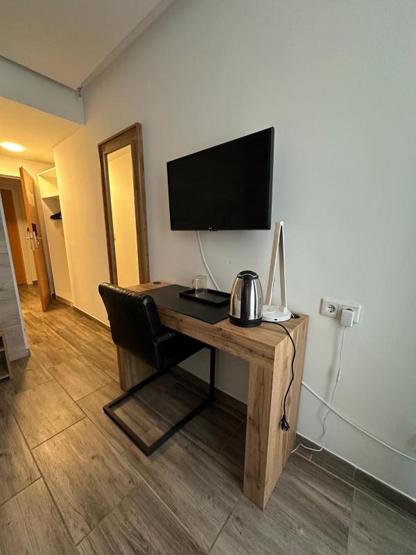 Single Room image 3