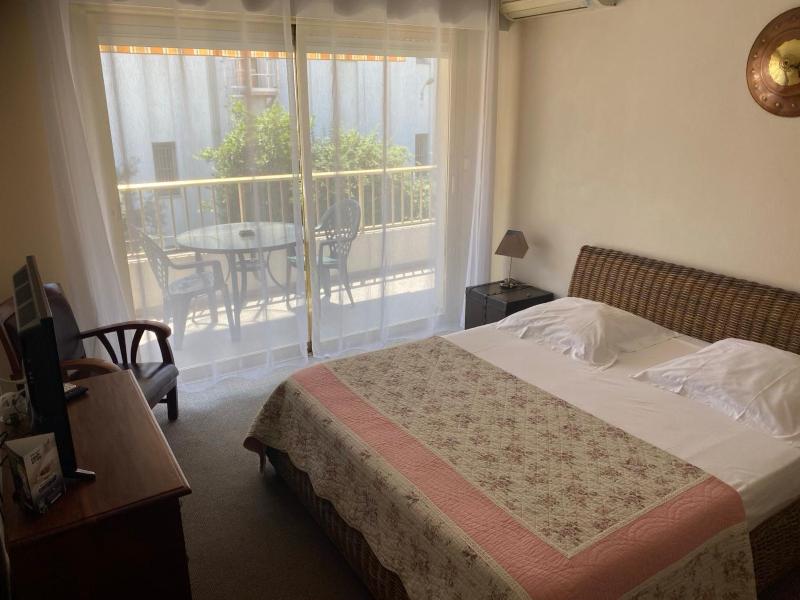 Double Room with Sun Terrace image 3