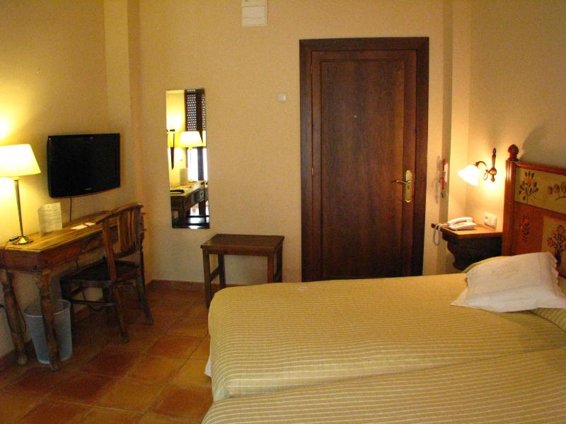 Double or Twin Room image 2