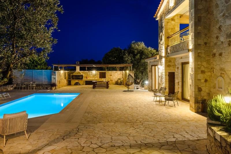 Two-Bedroom Villa image 3