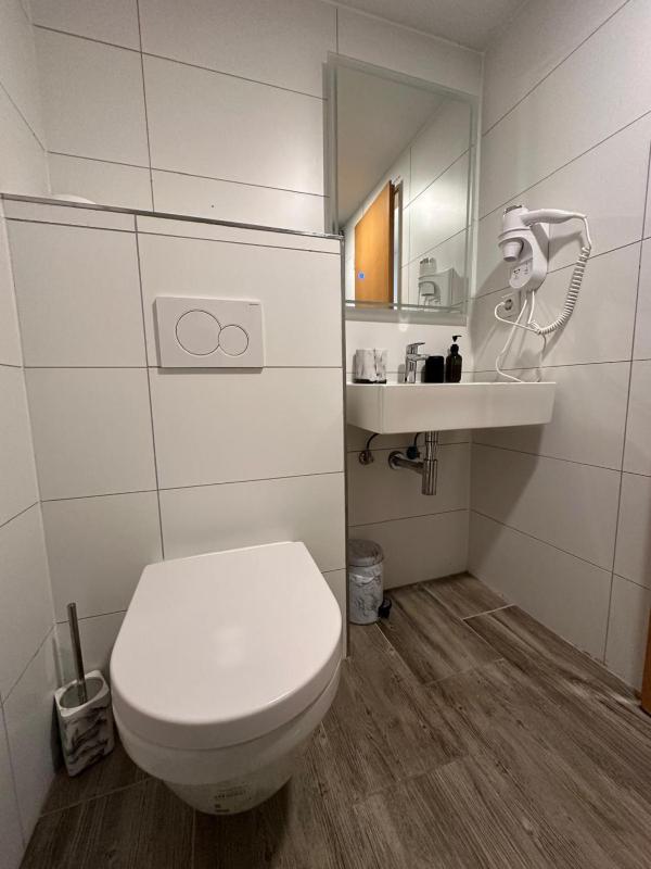 Single Room image 2