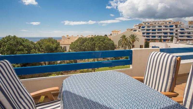 Duquesa Suites 303 - image 25